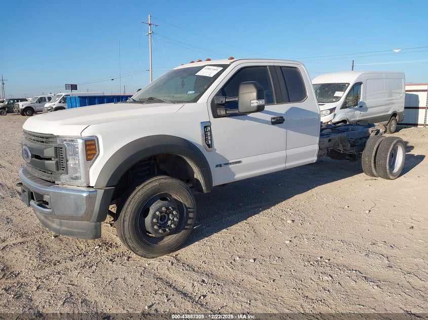 2019 Ford F550, Механіка, IAAI, VIN 1FD0X5HT3KEF48499 — фото 2