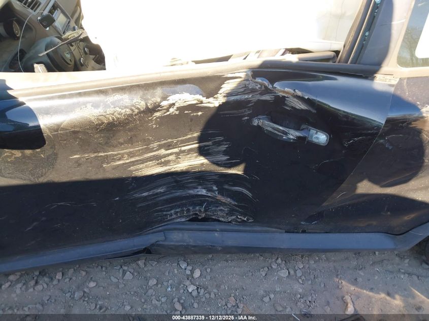 2008 Volvo C30 T5 R-Design/T5 Version 1.0/T5 Version 2.0 VIN: YV1MK672X82049982 Lot: 43887339