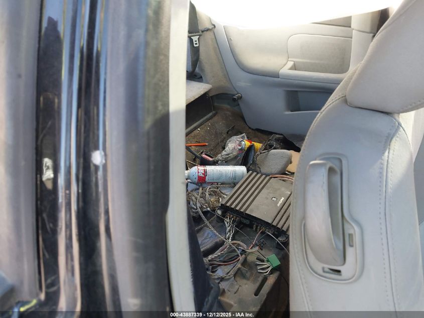 2008 Volvo C30 T5 R-Design/T5 Version 1.0/T5 Version 2.0 VIN: YV1MK672X82049982 Lot: 43887339