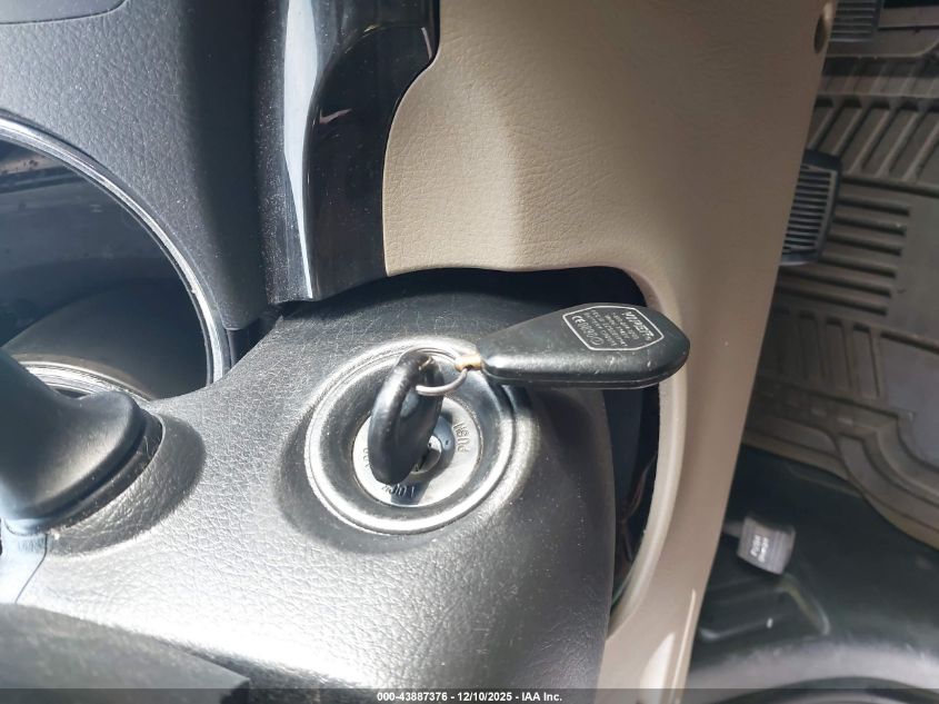 2011 Kia Sorento Lx V6 VIN: 5XYKT4A23BG177047 Lot: 43887376