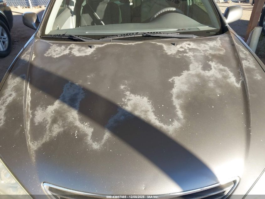 2005 Toyota Camry Le VIN: 4T1BE30K45U504138 Lot: 43910360