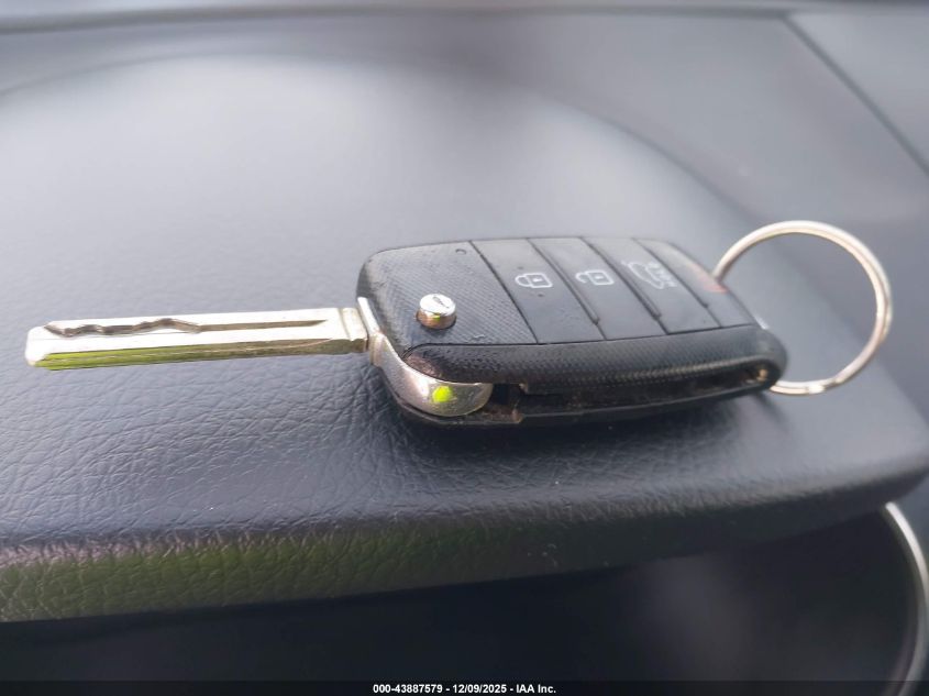 2015 Kia Sorento Lx VIN: 5XYKT4A63FG657579 Lot: 43887579