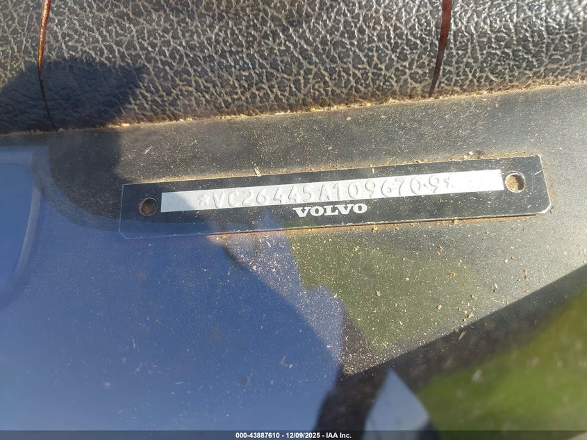 1980 Volvo 240 VIN: VC26445A1096709 Lot: 43887610