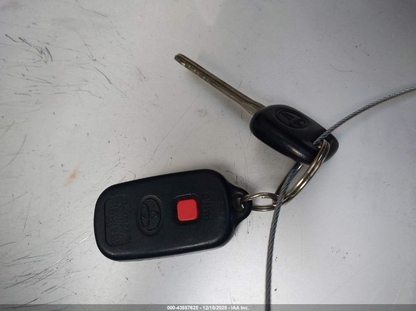 2003 Toyota Camry Le VIN: 4T1BE32K23U693608 Lot: 43887625