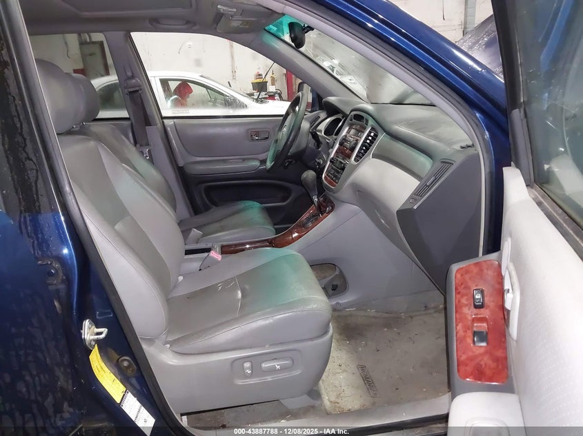 JTEEP21A640005273 2004 TOYOTA HIGHLANDER photo no. 5