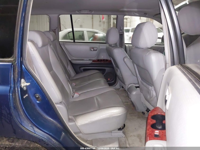JTEEP21A640005273 2004 TOYOTA HIGHLANDER photo no. 8