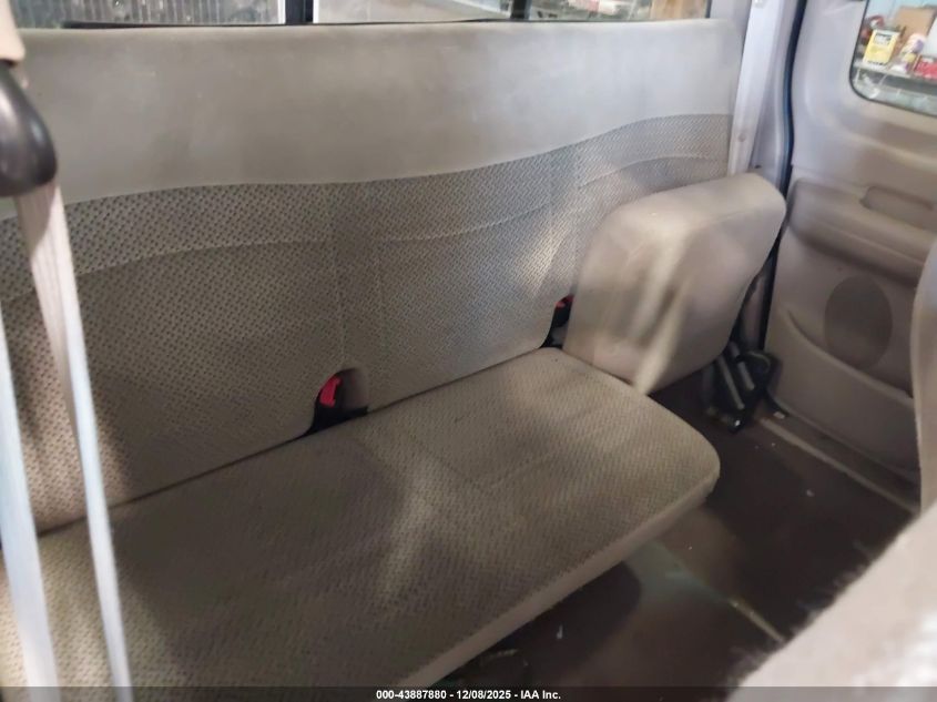 2000 Ford F-150 Lariat/Work Series/Xl/Xlt VIN: 1FTRX17W4YNB67723 Lot: 43887880