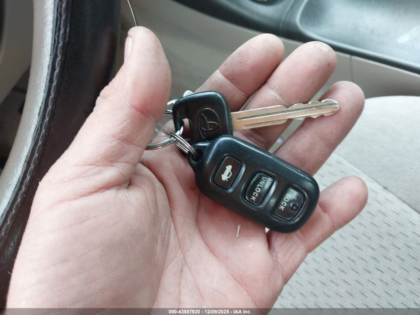 2003 Toyota Camry Le VIN: 4T1BE32K33U199564 Lot: 43887920