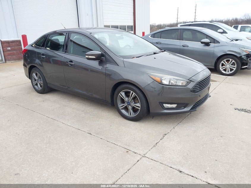 Vin: 1fadp3fe7hl213254, lot: 44383579, ford focus se 2017 img_1