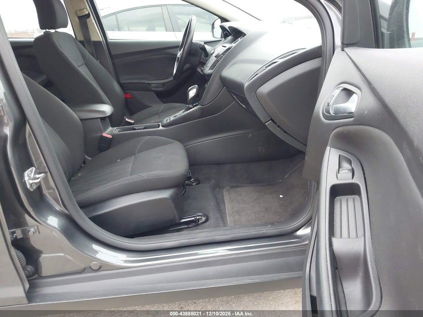 VIN 1FADP3FE7HL213254 2017 FORD FOCUS SE