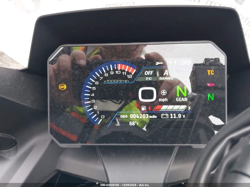 2024 Suzuki Gsx800 F VIN: JS1EM13B8R7102559 Lot: 43888100