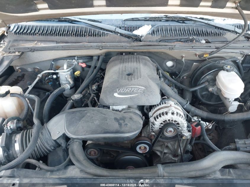 2005 GMC Sierra 1500 Work Truck VIN: 2GTEC19T851319965 Lot: 43888114