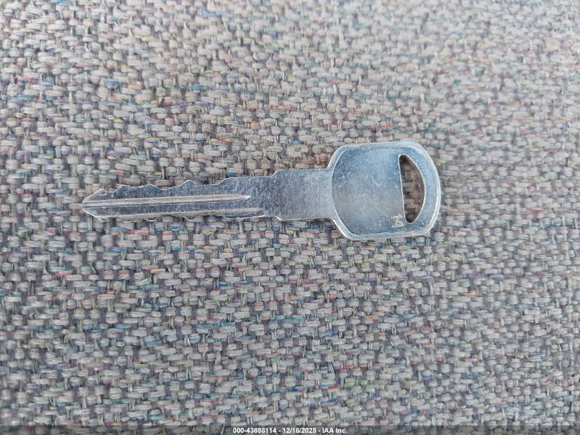 2005 GMC Sierra 1500 Work Truck VIN: 2GTEC19T851319965 Lot: 43888114