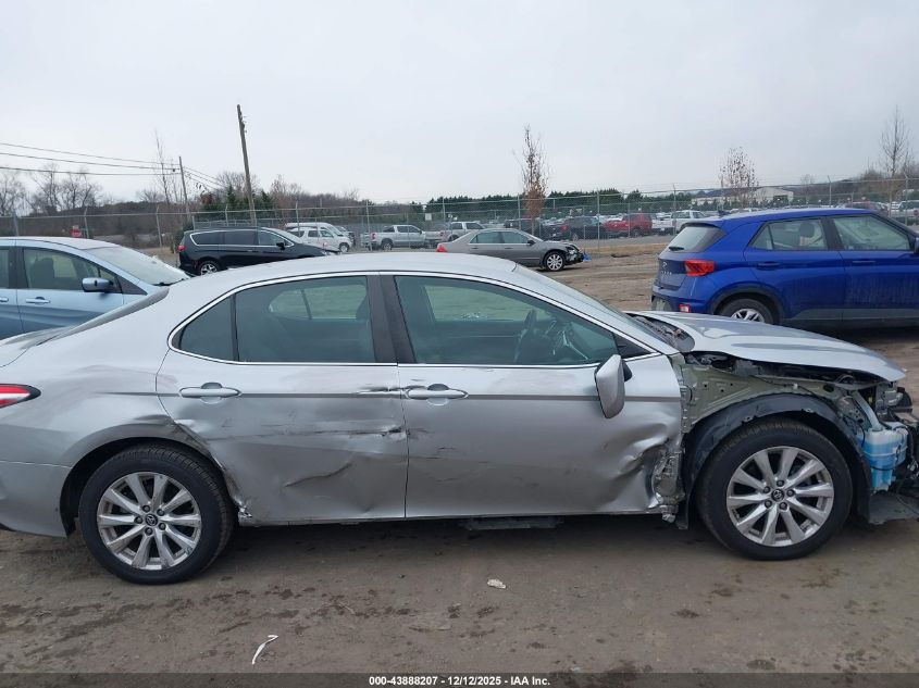 2018 Toyota Camry Le VIN: 4T1B11HK1JU610321 Lot: 43888207