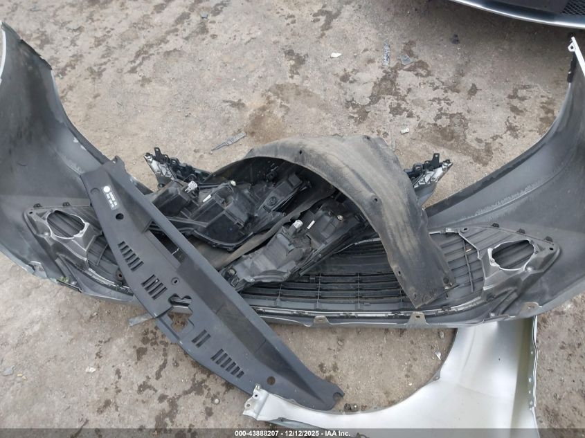 2018 Toyota Camry Le VIN: 4T1B11HK1JU610321 Lot: 43888207