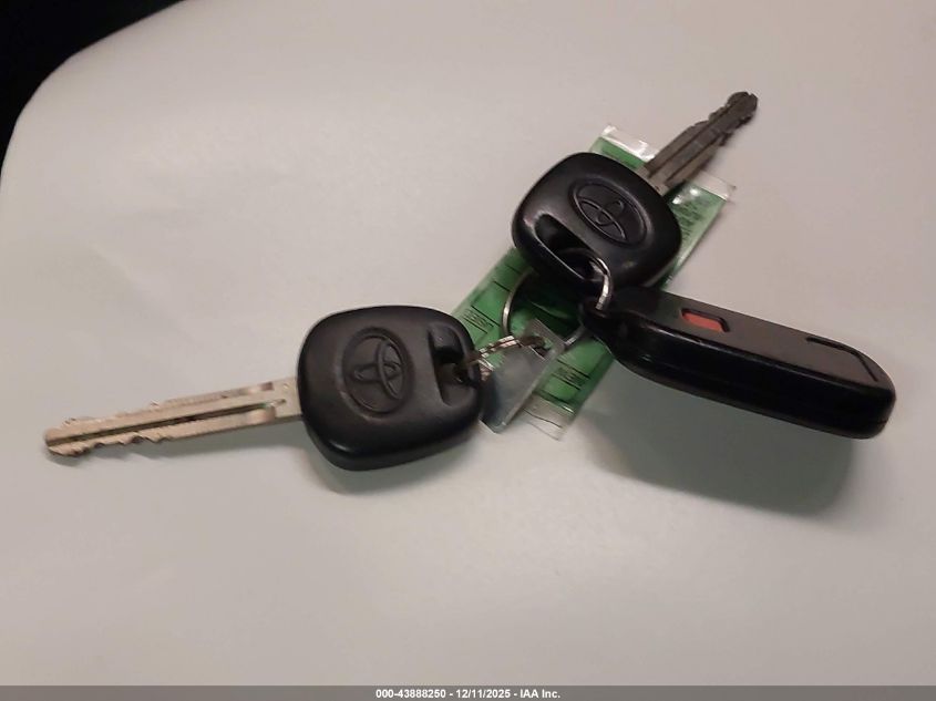 2004 Toyota Highlander Limited V6 VIN: JTEEP21A740001121 Lot: 43888250