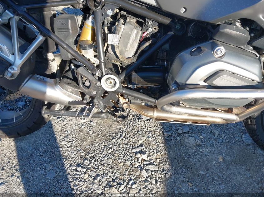 2015 BMW R1200 Gs Adventure VIN: WB10A1208FZ098552 Lot: 43888314