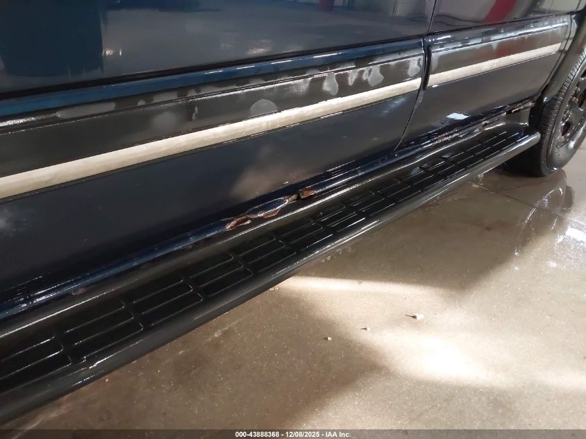 2004 Chevrolet Suburban 1500 Lt VIN: 1GNFK16T04J264435 Lot: 43888368