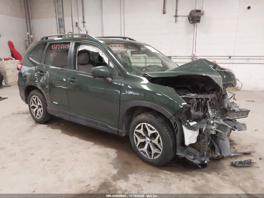 SUBARU FORESTER PREMIUM