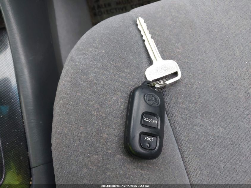 2001 Toyota Camry Le VIN: JT2BG22K110540191 Lot: 43888613