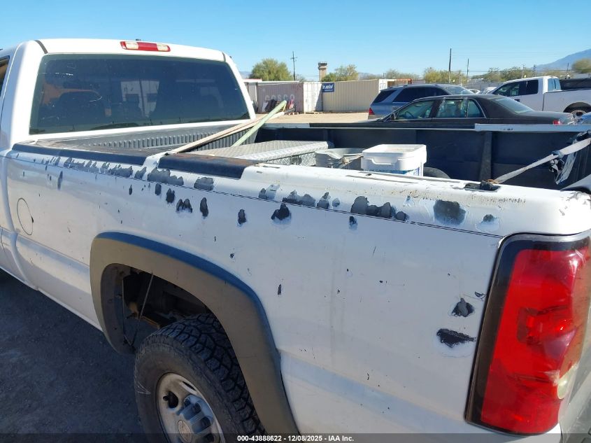 2006 Chevrolet Silverado 2500Hd Work Truck VIN: 1GCHC24U06E246657 Lot: 43888622