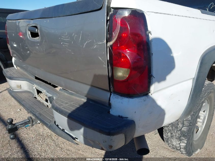 2006 Chevrolet Silverado 2500Hd Work Truck VIN: 1GCHC24U06E246657 Lot: 43888622