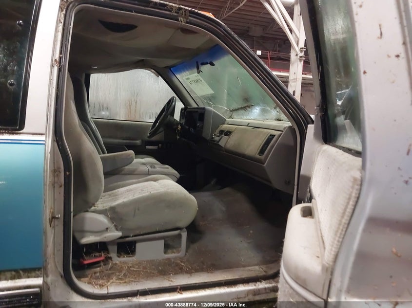 2GCGC29N6P1117595 1993 CHEVROLET GMT-400 photo no. 5