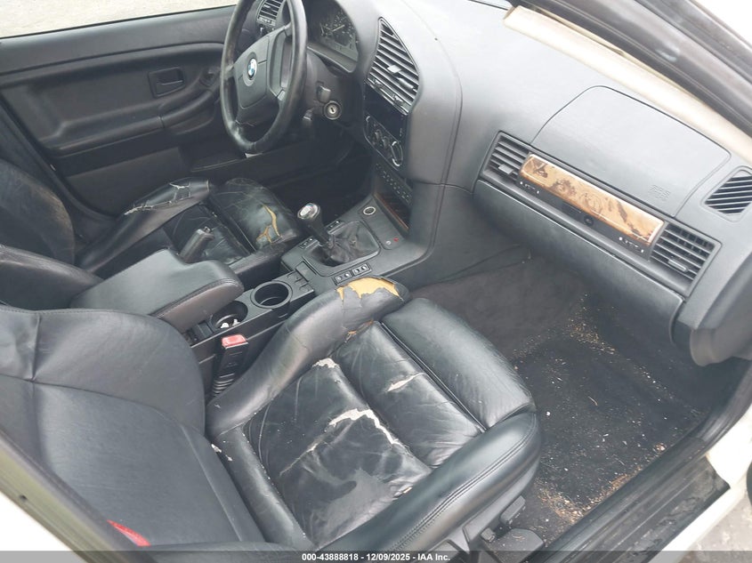 WBACB4324SFM22734 1995 BMW 3ER photo no. 5