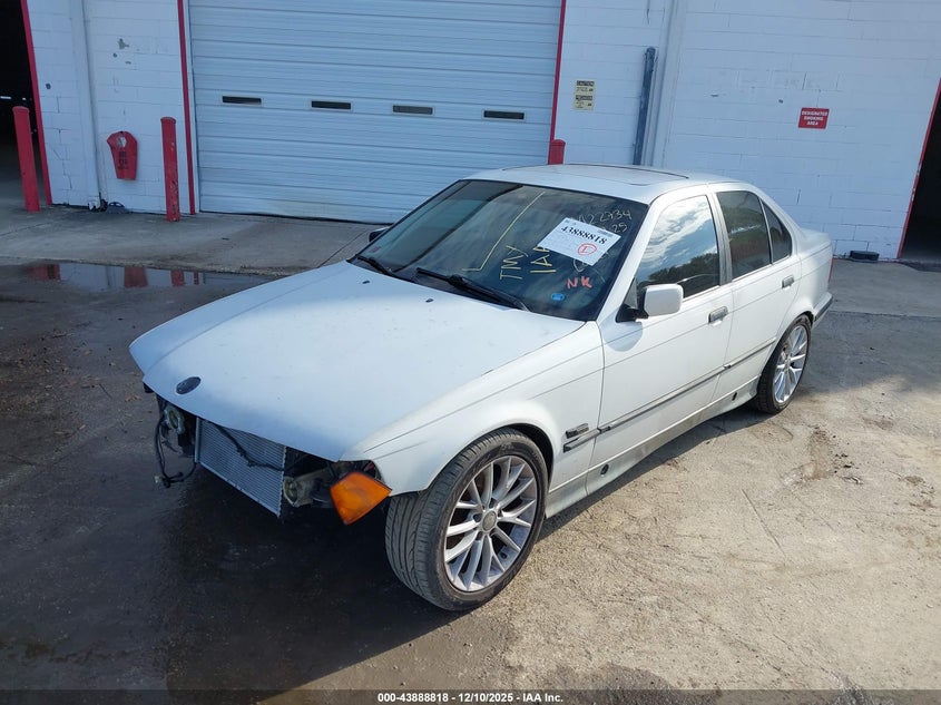 WBACB4324SFM22734 1995 BMW 3ER photo no. 2