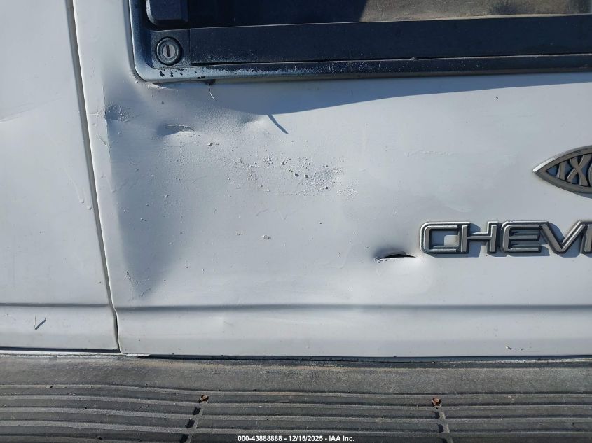 1997 Chevrolet Astro VIN: 1GNEL19W8VB213923 Lot: 43888888