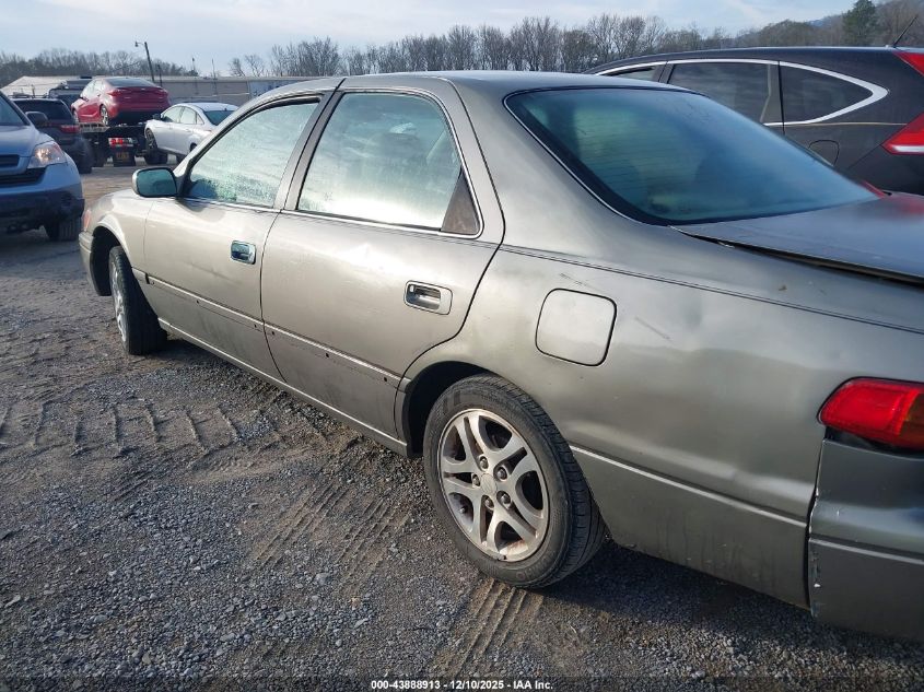 2000 Toyota Camry Le VIN: 4T1BG22K9YU667907 Lot: 43888913