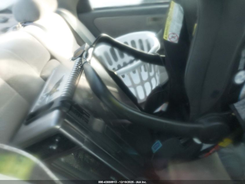 2000 Toyota Camry Le VIN: 4T1BG22K9YU667907 Lot: 43888913