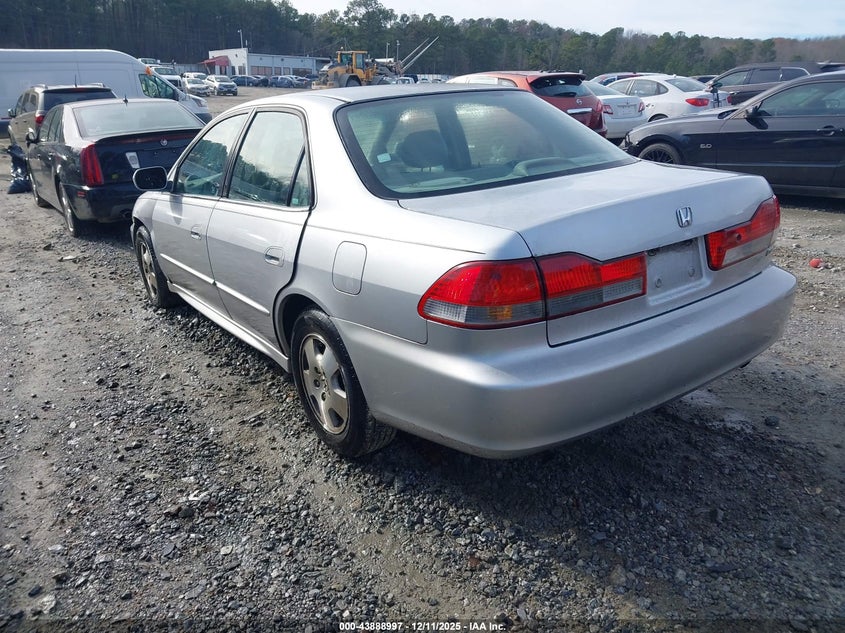 1HGCG16501A051271 2001 HONDA ACCORD photo no. 3