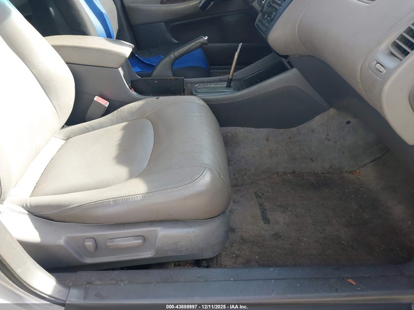 1HGCG16501A051271 2001 HONDA ACCORD photo no. 5