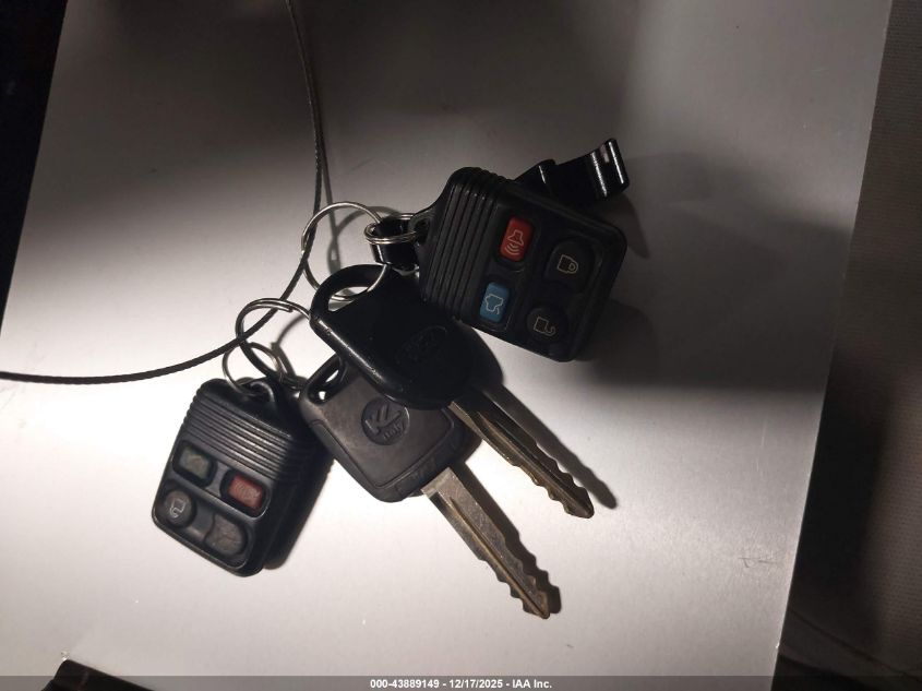 2008 Ford Focus Se/Ses VIN: 1FAHP35N88W227598 Lot: 43889149