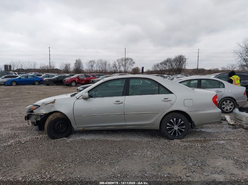 2002 Toyota Camry Le VIN: 4T1BE32K02U512813 Lot: 43889175