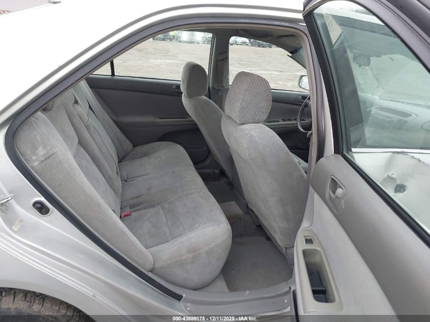 2002 Toyota Camry Le VIN: 4T1BE32K02U512813 Lot: 43889175