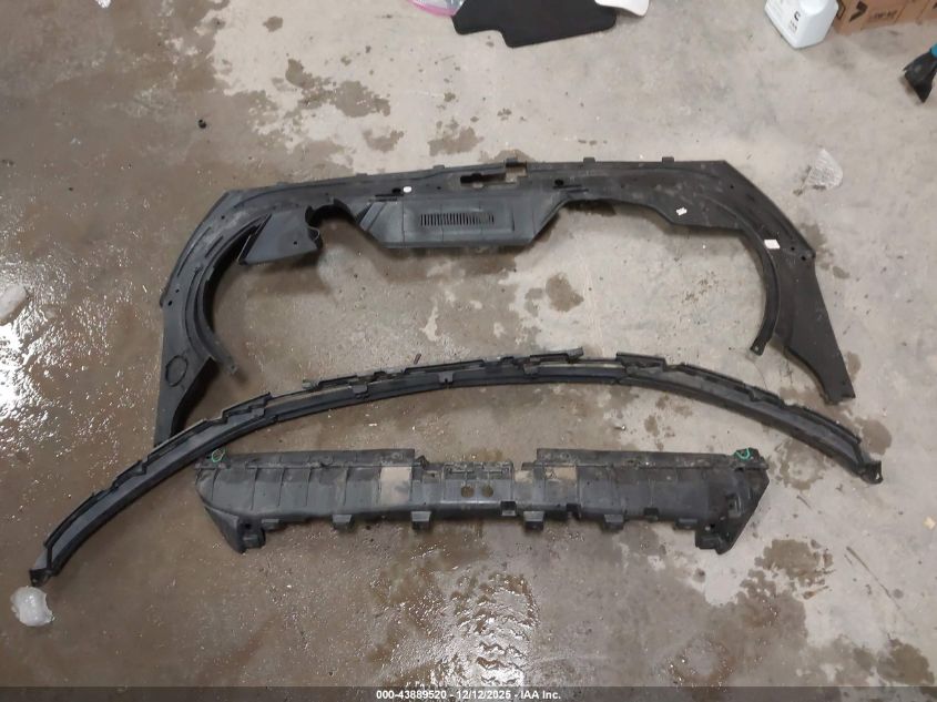 2015 Hyundai Genesis 3.8 VIN: KMHGN4JE5FU018640 Lot: 43889520