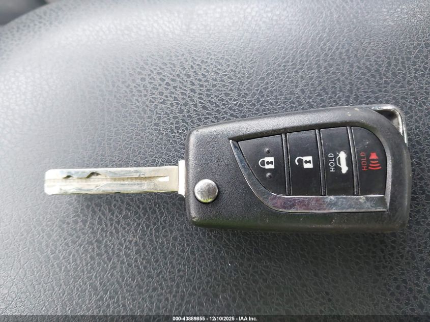 2018 Toyota Camry Le VIN: 4T1B11HKXJU070046 Lot: 43889855