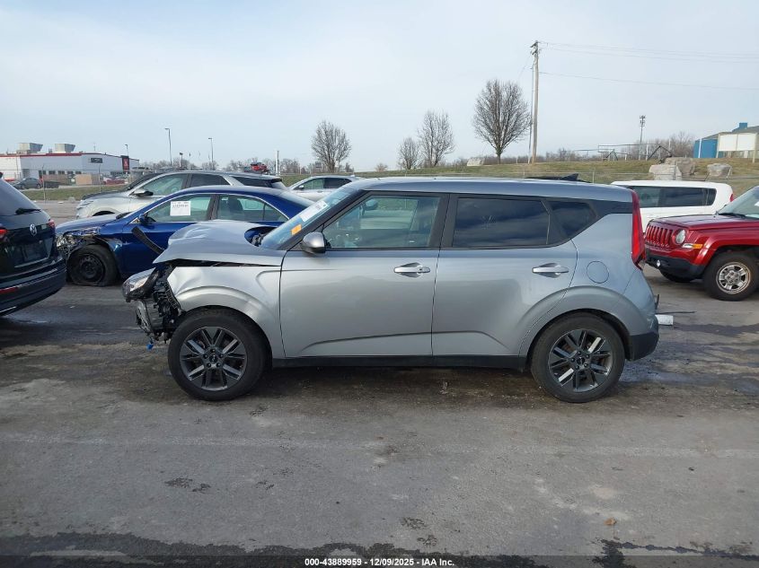 2022 Kia Soul Ex VIN: KNDJ33AU8N7817939 Lot: 43889959
