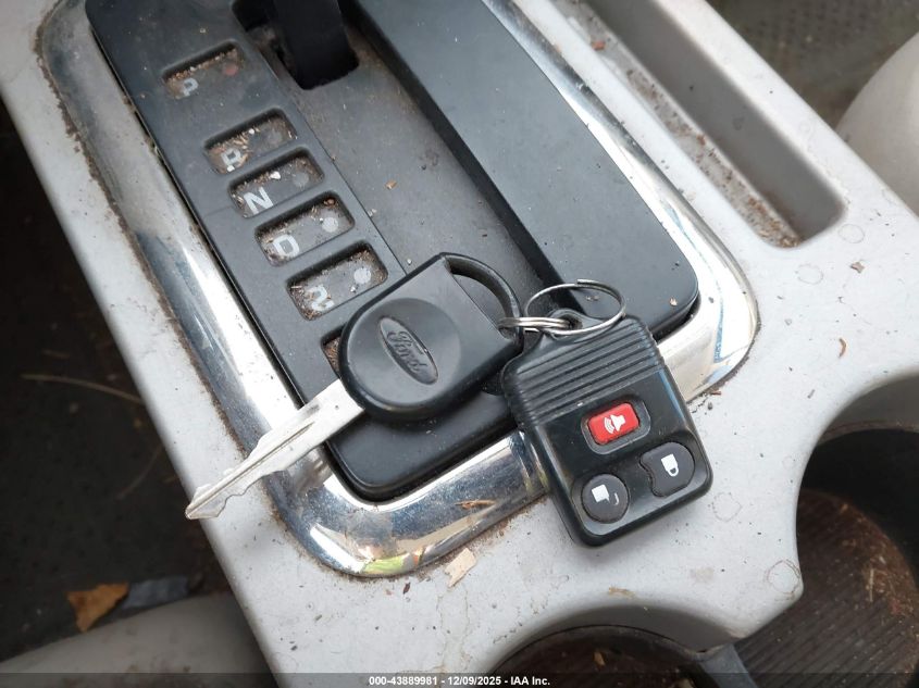 2008 Ford Escape Xlt VIN: 1FMCU93138KD57727 Lot: 43889981