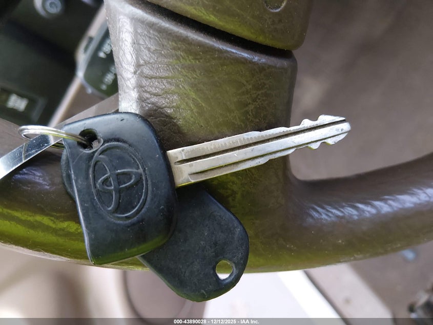 5TEWM72N22Z058307 2002 TOYOTA TACOMA photo no. 11