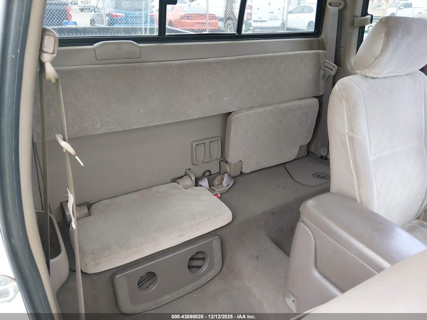 5TEWM72N22Z058307 2002 TOYOTA TACOMA photo no. 8
