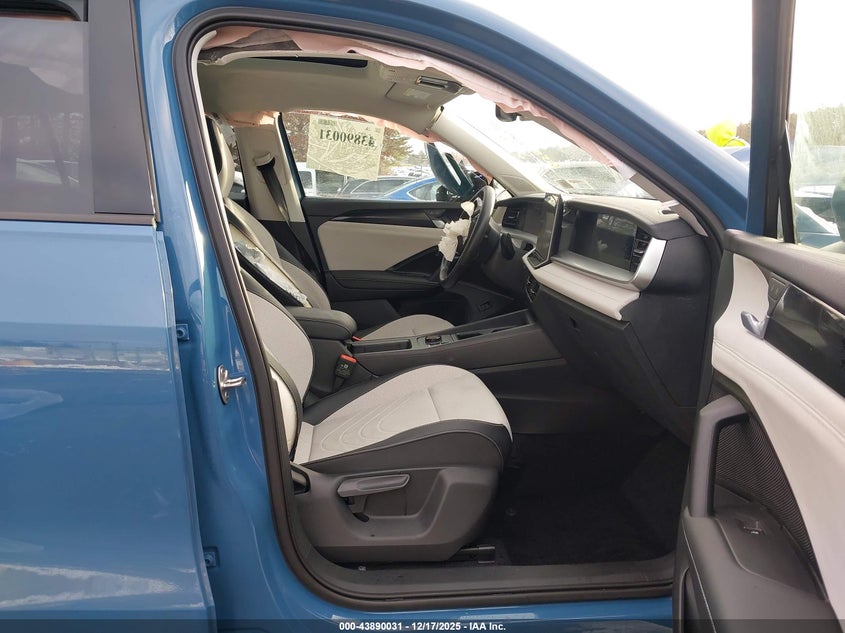 2025 VOLKSWAGEN TIGUAN auction photo 5