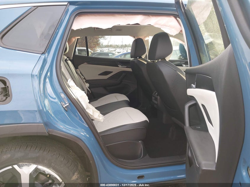 2025 VOLKSWAGEN TIGUAN auction photo 8