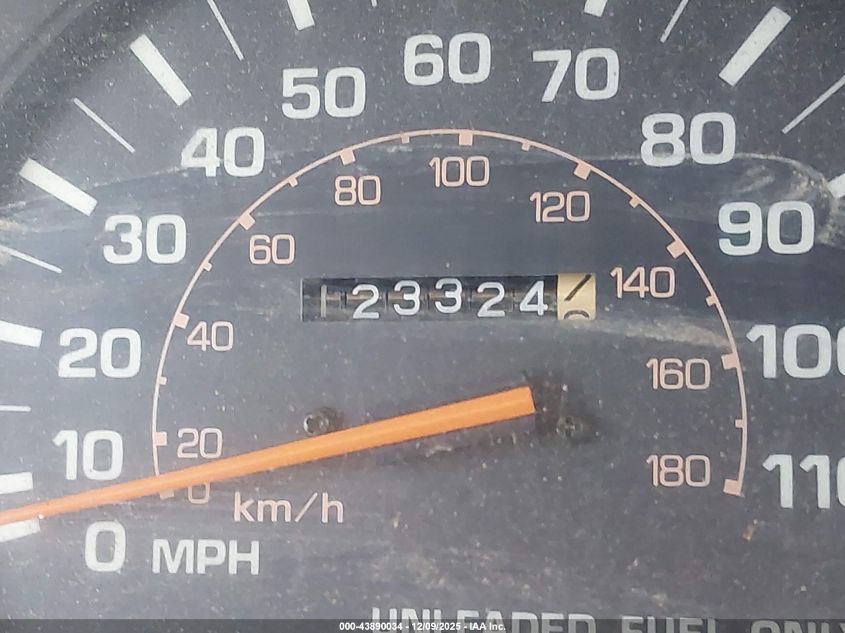 1985 Toyota Pickup 1/2 Ton Rn50 VIN: JT4RN50R1F0084049 Lot: 43890034