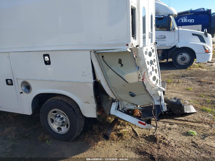 2019 Chevrolet Express Cutaway Work Van VIN: 1GB0GRFG4K1215662 Lot: 43890181