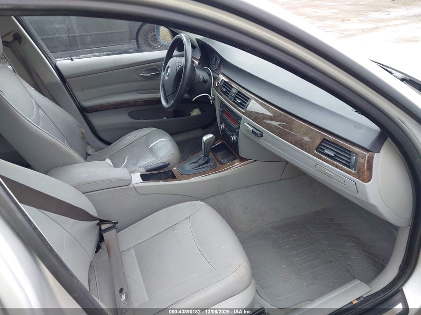 WBAPH7C59AA175752 2010 BMW 3ER photo no. 5