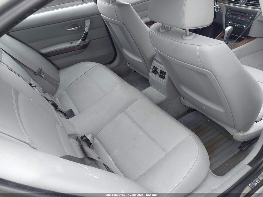 WBAPH7C59AA175752 2010 BMW 3ER photo no. 8
