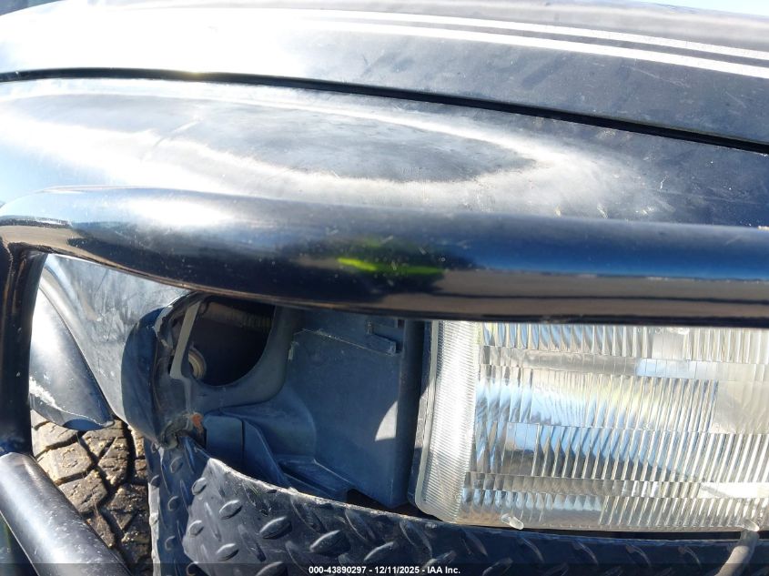 1996 Dodge Ram 2500 VIN: 3B7KC23C3TM178584 Lot: 43890297